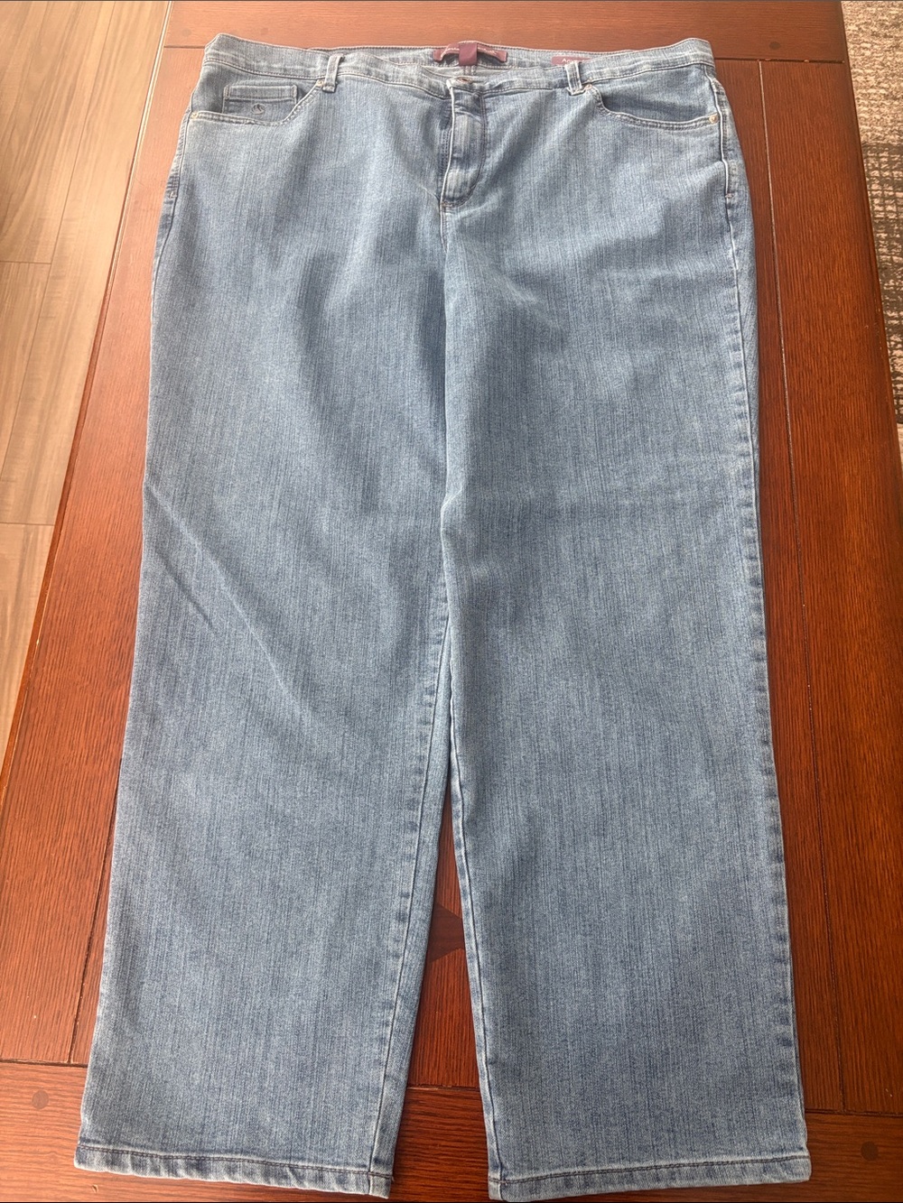 Gloria Vanderbilt light blue Amanda jeans